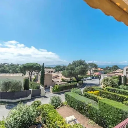 Lägenhet Of 44 M2 With Balcony In Saint-raphael *