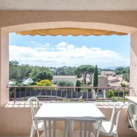 Lägenhet Of 44 M2 With Balcony In Saint-raphael *