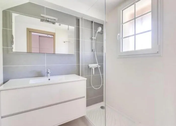 Apartamento Of 44 M2 With Balcony In Saint-raphael